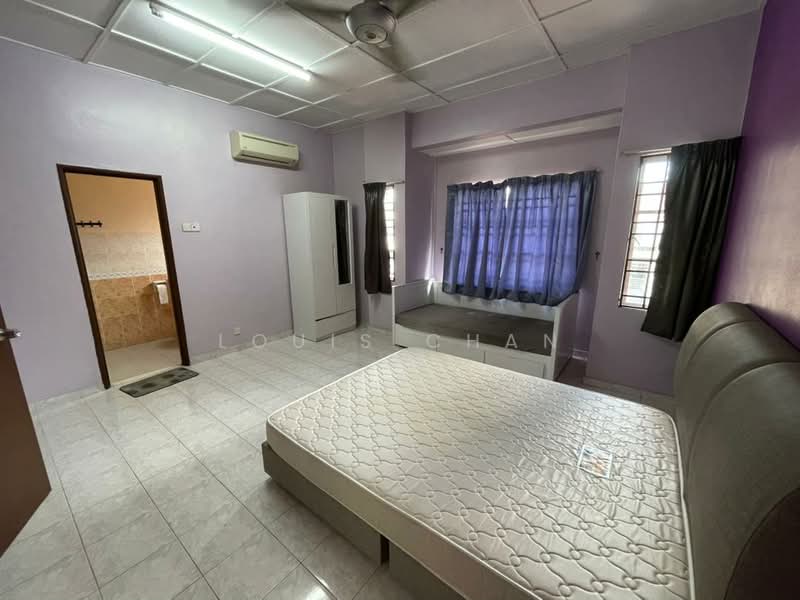 2-storey Terraced House for Rent in Bandar Bukit Tinggi 2 (Klang) - Louis Chan - Bedroom - PropertyGuru.com.my
