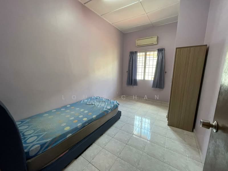 2-storey Terraced House for Rent in Bandar Bukit Tinggi 2 (Klang) - Louis Chan - Bedroom - PropertyGuru.com.my