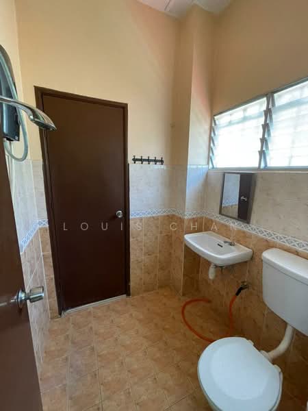 2-storey Terraced House for Rent in Bandar Bukit Tinggi 2 (Klang) - Louis Chan - Bathroom - PropertyGuru.com.my