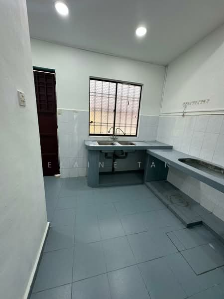BUKIT INDAH BANDAR NUSAJAYA untuk Untuk Dijual - RM 600,000, Mac 2026 - Kitchen - PropertyGuru.com.my
