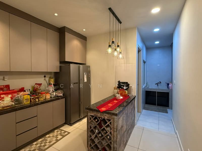 Cluster House for Sale in Mutiara Rini (Skudai) - Caryn Ter - Kitchen - PropertyGuru.com.my