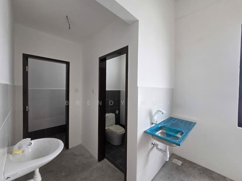 Shop for Rent in Johor Bahru (Johor) - Brendy Hoo - Bathroom - PropertyGuru.com.my