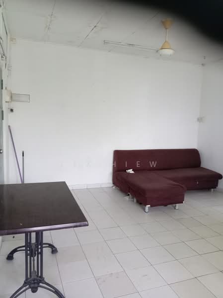 Flat Bandar Selesa Jaya @ Jalan Silat Gayong untuk Untuk Dijual - RM 120,000, Mac 2026 - Living Room - PropertyGuru.com.my