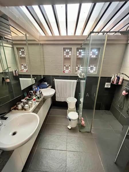 Semi-Detached House for Sale in Taman Sutera Utama (Skudai) - Tommy Tai - Bathroom - PropertyGuru.com.my