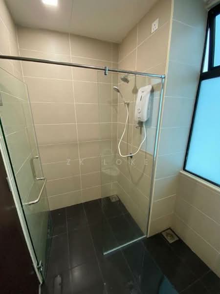 Service Residence for Sale at Wave @ Marina Cove - ZK Loke - Bathroom - PropertyGuru.com.my