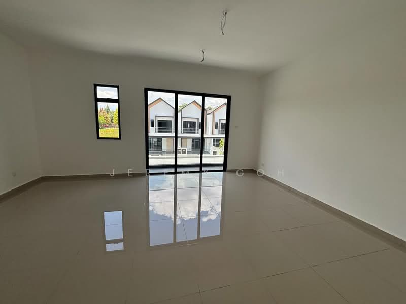 2-storey Terraced House for Sale in Bandar Dato Onn (Tebrau) - Jeremy Goh - Living Room - PropertyGuru.com.my