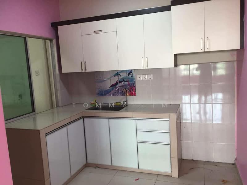 Apartment for Sale at Zennith Suites (Pangsapuri Kebun Teh) - Tommy Lim - Kitchen - PropertyGuru.com.my