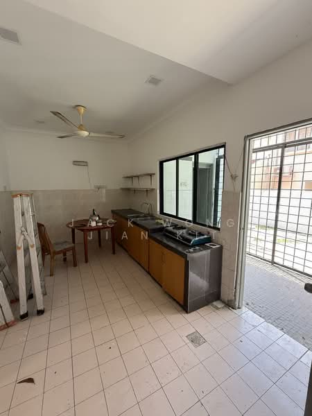 Bandar Country Homes untuk Untuk Dijual - RM 928,000, Apr 2026 - Kitchen - PropertyGuru.com.my