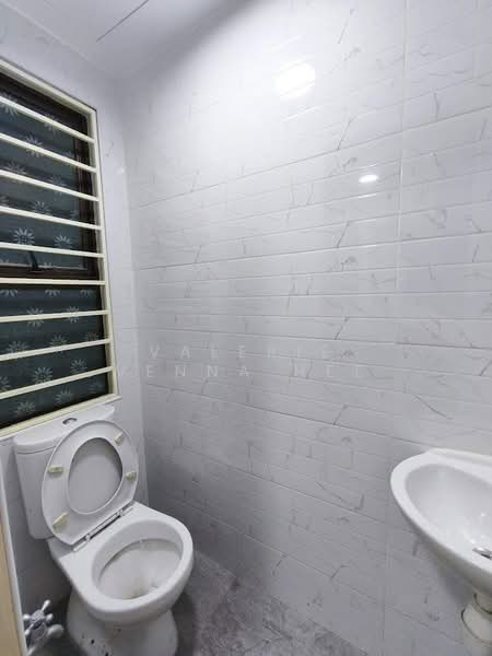 Condominium for Sale at Atmosfera Kondominium - Valerie Venna Hee - Bathroom - PropertyGuru.com.my