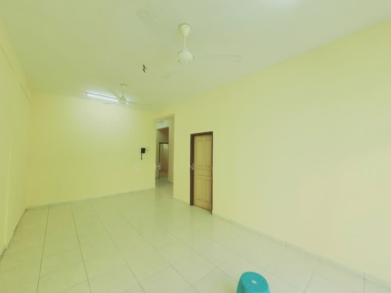 Pangsapuri Bukit Beruang Bestari (University View) untuk Untuk Dijual - RM 255,000, Mac 2026 - Living Room - PropertyGuru.com.my