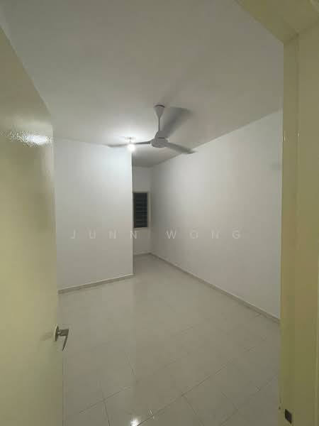 2 storey Landed Jalan Nenes Indah, Batu Caves untuk Untuk Disewa - RM 2,500 /bulan, Apr 2026 - Interior - PropertyGuru.com.my