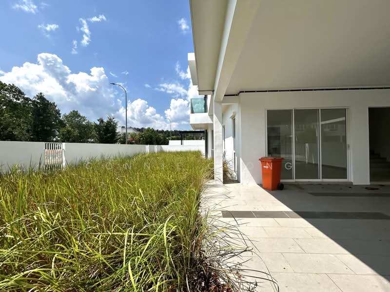 DOUBLE STOREY CORNER @ SURIAMAN 3 SENDAYAN - 2