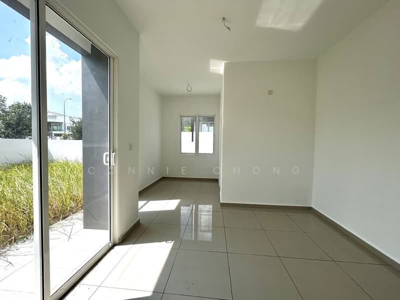 DOUBLE STOREY CORNER @ SURIAMAN 3 SENDAYAN - 5