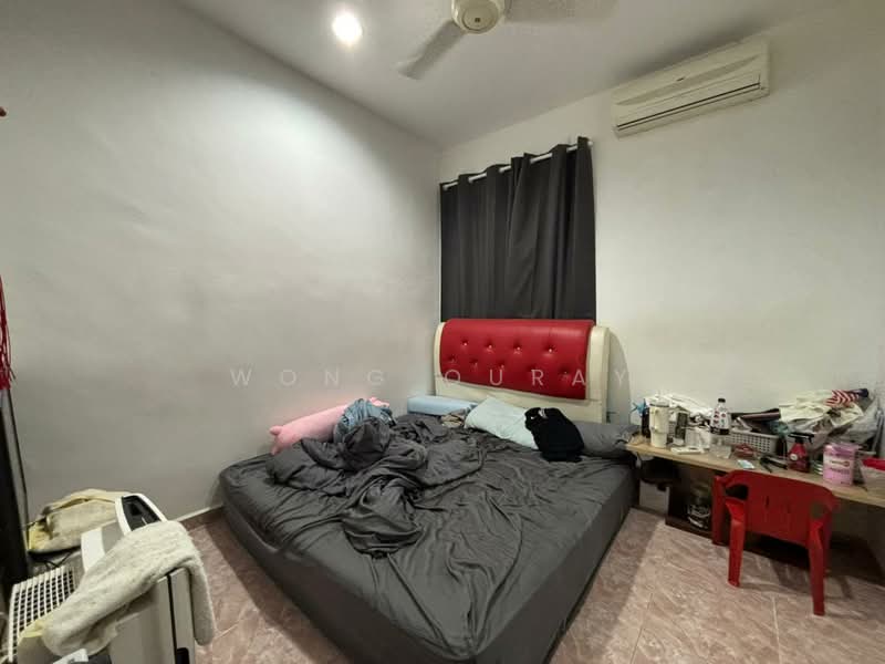 1-storey Terraced House for Sale in Taman Universiti (Skudai) - Wong Ouray - Bedroom - PropertyGuru.com.my