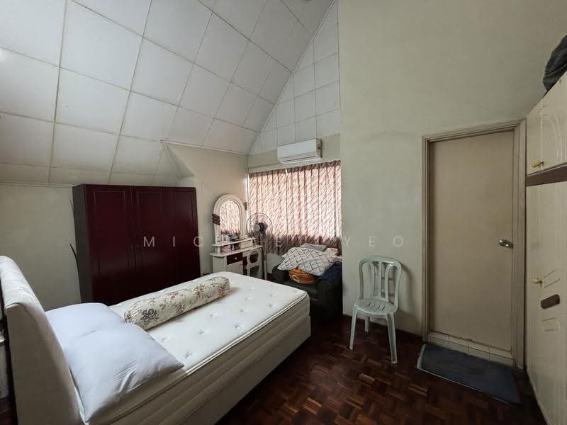Rumah Teres 2.5-Tingkat untuk Dijual di Bukit Gasing (Petaling Jaya) - Michael Yeo - Master Bedroom - PropertyGuru.com.my