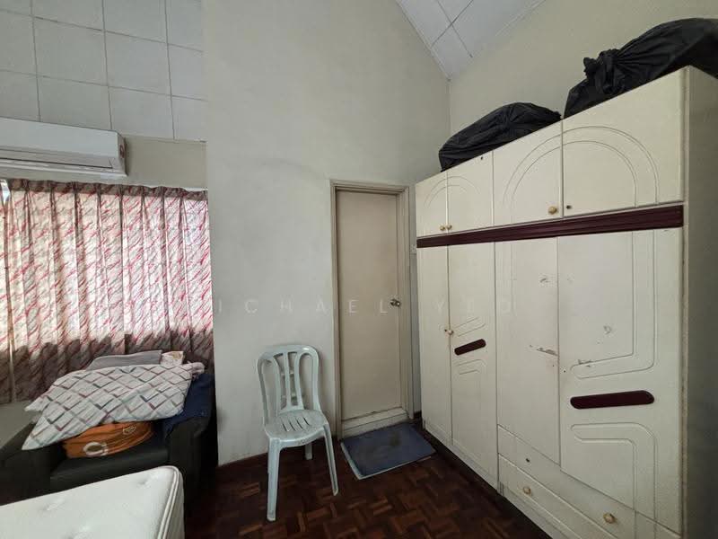 Rumah Teres 2.5-Tingkat untuk Dijual di Bukit Gasing (Petaling Jaya) - Michael Yeo - Master Bedroom - PropertyGuru.com.my