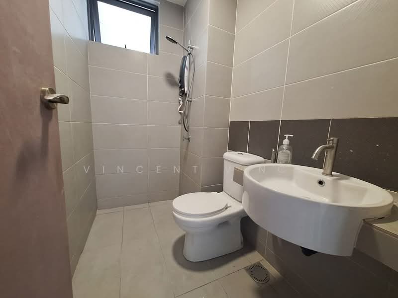 Servis Apartment untuk Disewa di Amerin Residence - Vincent Vince - Bathroom - PropertyGuru.com.my