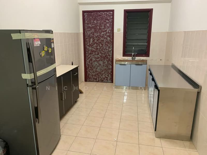Apartment for Rent at Bayu Puteri 3 - Nicholas Low - Kitchen - PropertyGuru.com.my