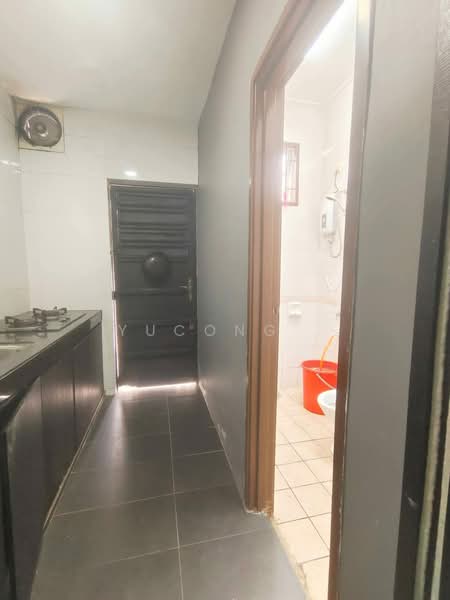 1.5-storey Terraced House for Sale in Taman Seri Austin (Tebrau) - Yucong . - Kitchen - PropertyGuru.com.my