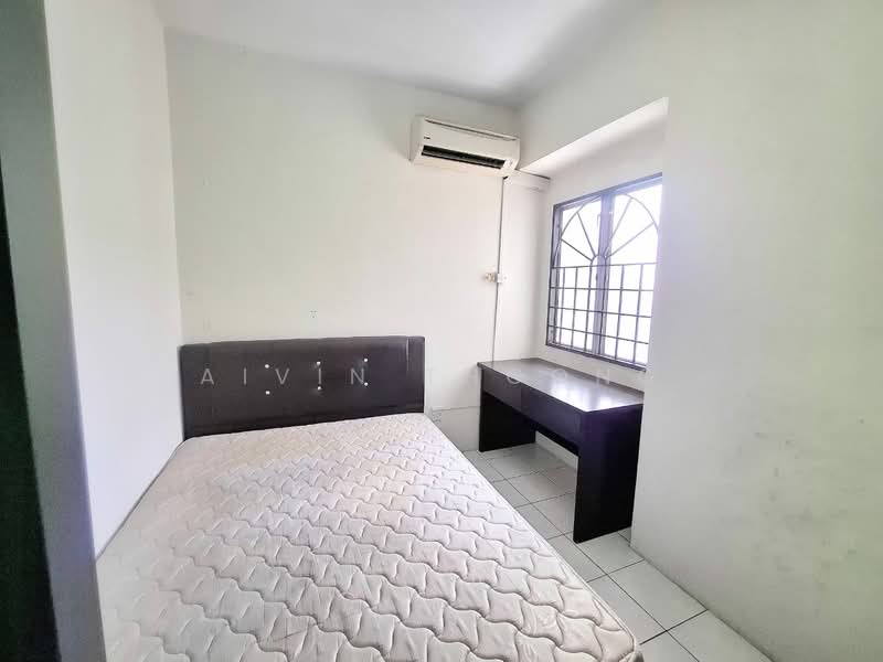 Apartment for Sale at Sri Raya Apartments - Aivin Thoong - Bedroom - PropertyGuru.com.my