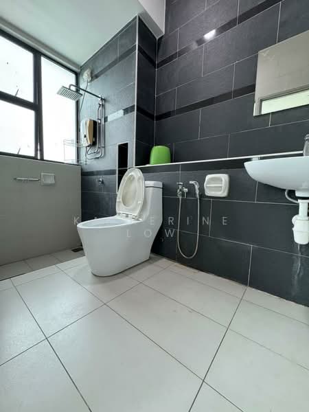 Service Residence for Sale at The Sky Executive Suites - Katherine Low - Bathroom - PropertyGuru.com.my