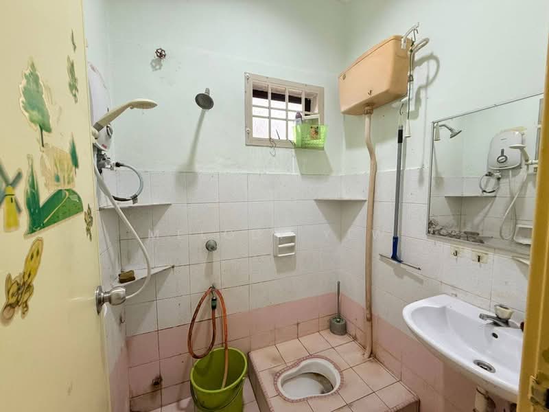 Rumah Teres 1 Tingkat untuk Dijual di Taman Mutiara Rini (Skudai) - Melody Yew - Bathroom - PropertyGuru.com.my