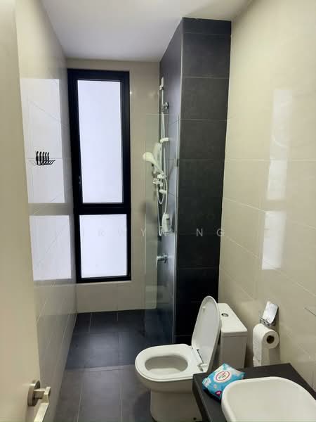 Service Residence for Sale at D'Ambience Residences (Pangsapuri Ikatan Flora) - Irwyn Ng - Bathroom - PropertyGuru.com.my