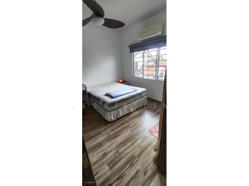 Rumah Berkembar untuk Dijual di Usj 5 (Subang Jaya) - Jessie Lim - Bedroom - PropertyGuru.com.my