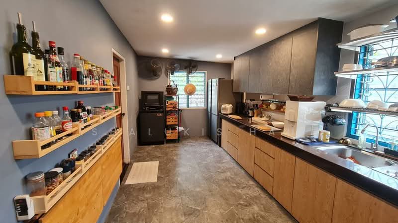 Bungalow for Sale in Klang (Selangor) - Shalukis Hau - Kitchen - PropertyGuru.com.my