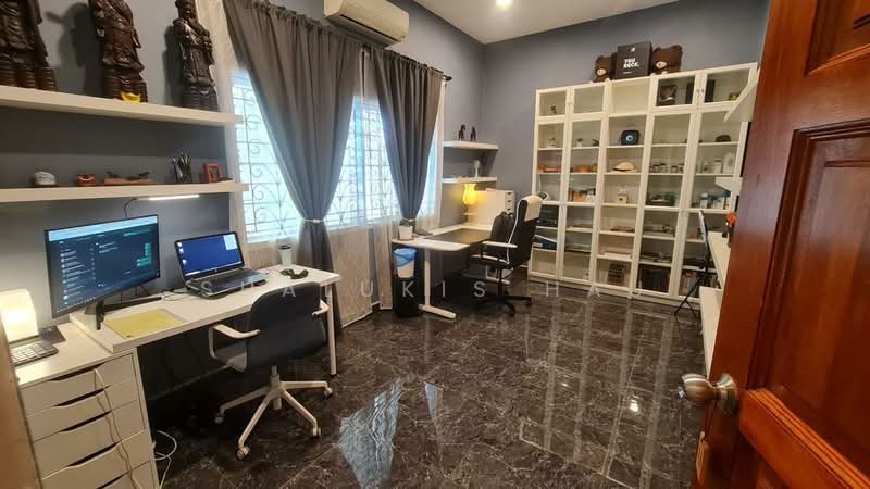 Bungalow for Sale in Klang (Selangor) - Shalukis Hau - Study - PropertyGuru.com.my