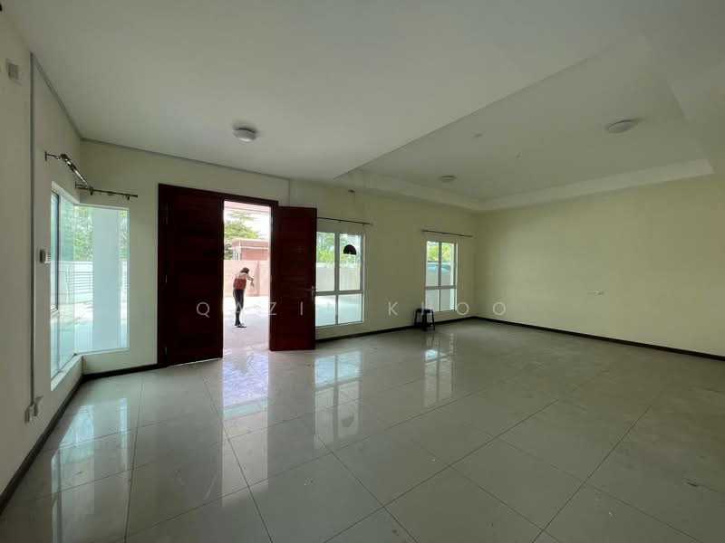 Semi-Detached House for Sale in Tiger Lane (Ipoh) - Qazin Khoo - Living Room - PropertyGuru.com.my
