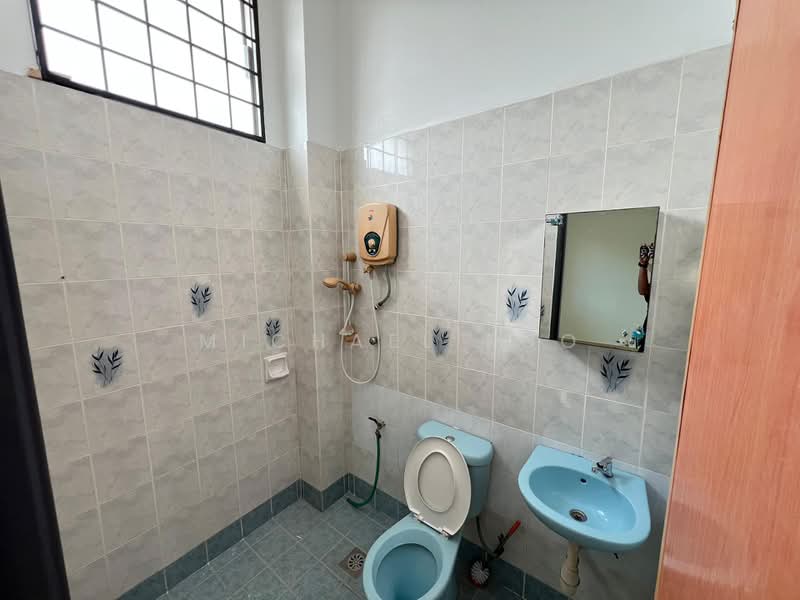 2-storey Terraced House for Sale in Setia Impian (Setia Alam) - Michael Foo - Bathroom - PropertyGuru.com.my