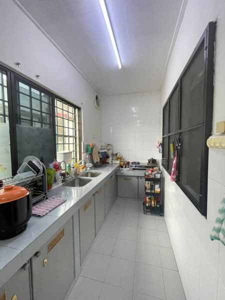 1-storey Terraced House for Sale in Taman Ungku Tun Aminah (Skudai) - Katherine Low - Kitchen - PropertyGuru.com.my