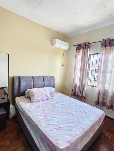 Apartment for Rent at Sri Kenari Apartment - Jun Weng Tan - Bedroom - PropertyGuru.com.my