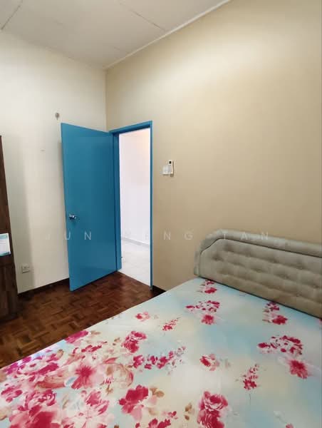 Apartment for Rent at Sri Kenari Apartment - Jun Weng Tan - Bedroom - PropertyGuru.com.my