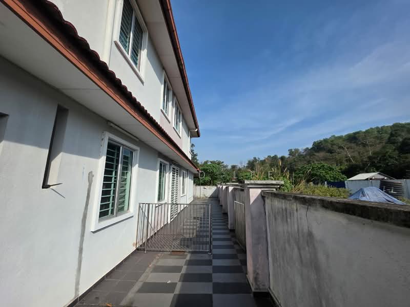 Bungalow for Sale in Bandar Country Homes (Rawang) - David Lee - Exterior - PropertyGuru.com.my