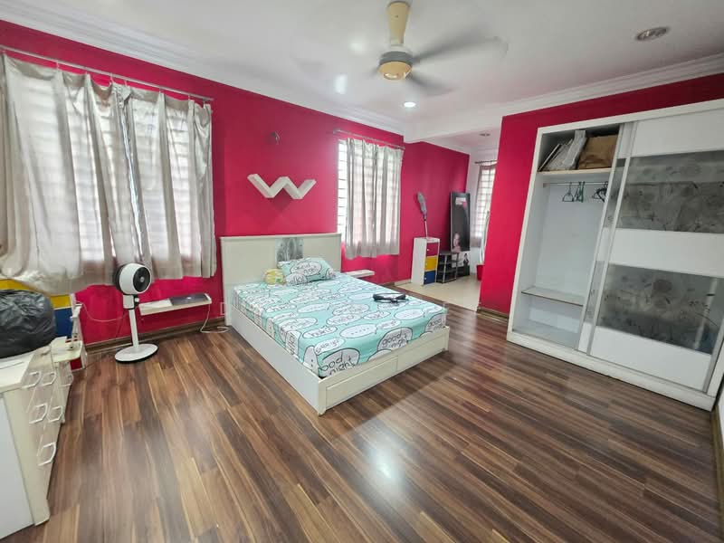 Bungalow for Sale in Bandar Country Homes (Rawang) - David Lee - Bedroom - PropertyGuru.com.my