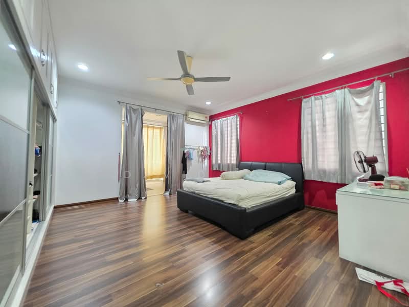 Bungalow for Sale in Bandar Country Homes (Rawang) - David Lee - Bedroom - PropertyGuru.com.my
