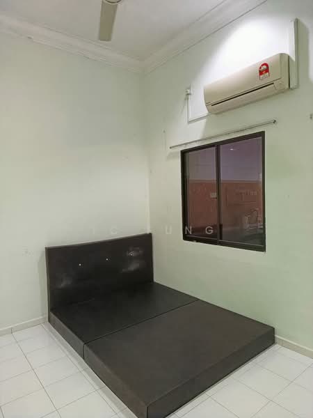 1-storey Terraced House for Sale in Taman Mutiara Rini (Skudai) - YC Fung - Bedroom - PropertyGuru.com.my