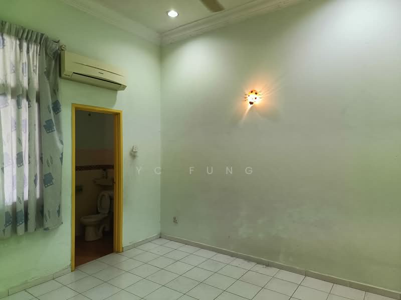 1-storey Terraced House for Sale in Taman Mutiara Rini (Skudai) - YC Fung - Bathroom - PropertyGuru.com.my