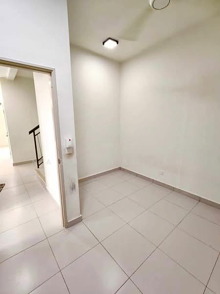 Cluster House for Sale in Bandar Puncak Alam (Puncak Alam) - Nazri Hassan - Interior - PropertyGuru.com.my