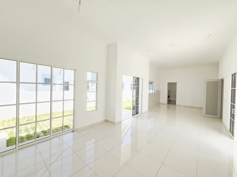 Brand New !! Spacious Single Storey Bungalow untuk Untuk Dijual - RM 1,240,000, Mac 2026 - Living Room - PropertyGuru.com.my