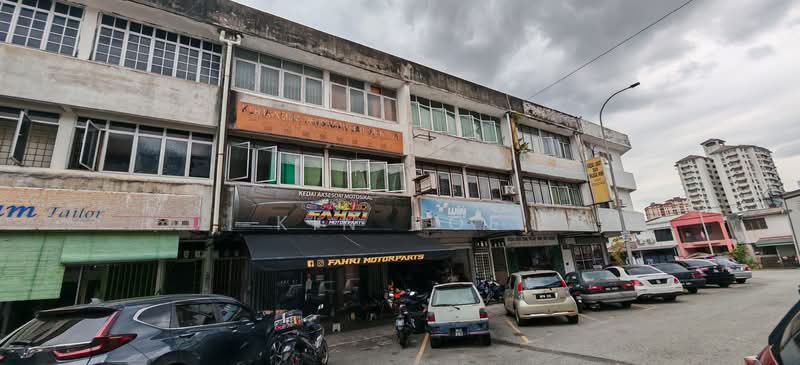 Shop / Office for Sale in Taman Sri Watan (Ampang) - Kin Hoe - Exterior - PropertyGuru.com.my