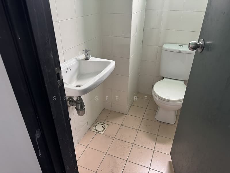 Perdana Business Centre untuk Untuk Disewa - RM 2,000 /bulan, Mac 2026 - Bathroom - PropertyGuru.com.my
