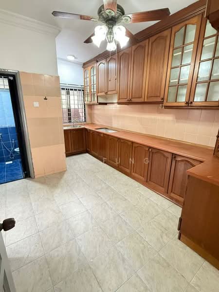 2-storey Terraced House for Sale in Taman Mount Austin (Tebrau) - YC Fung - Kitchen - PropertyGuru.com.my