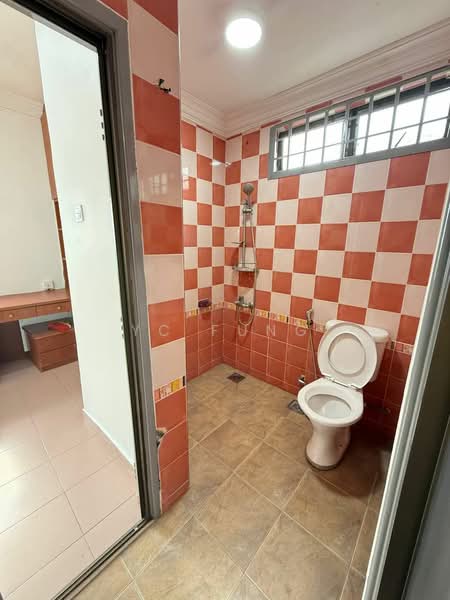 2-storey Terraced House for Sale in Taman Mount Austin (Tebrau) - YC Fung - Bathroom - PropertyGuru.com.my