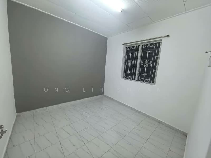 Flat for Sale at Flat Taman Ungku Tun Aminah - Ong Lih Shyan - Interior - PropertyGuru.com.my