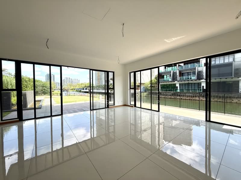 3-storey Terraced House for Sale in Senibong Cove (Masai) - Jessy Yip - Living Room - PropertyGuru.com.my