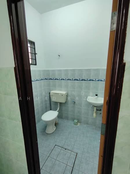 2-storey Terraced House for Rent in Sepang (Selangor) - Haslinda Ahmad Razali - Bathroom - PropertyGuru.com.my