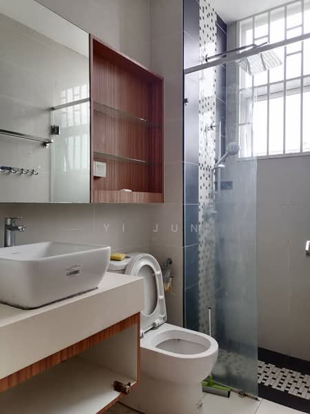 Service Residence for Rent at Skypod Residence - Yi Jun - Bathroom - PropertyGuru.com.my